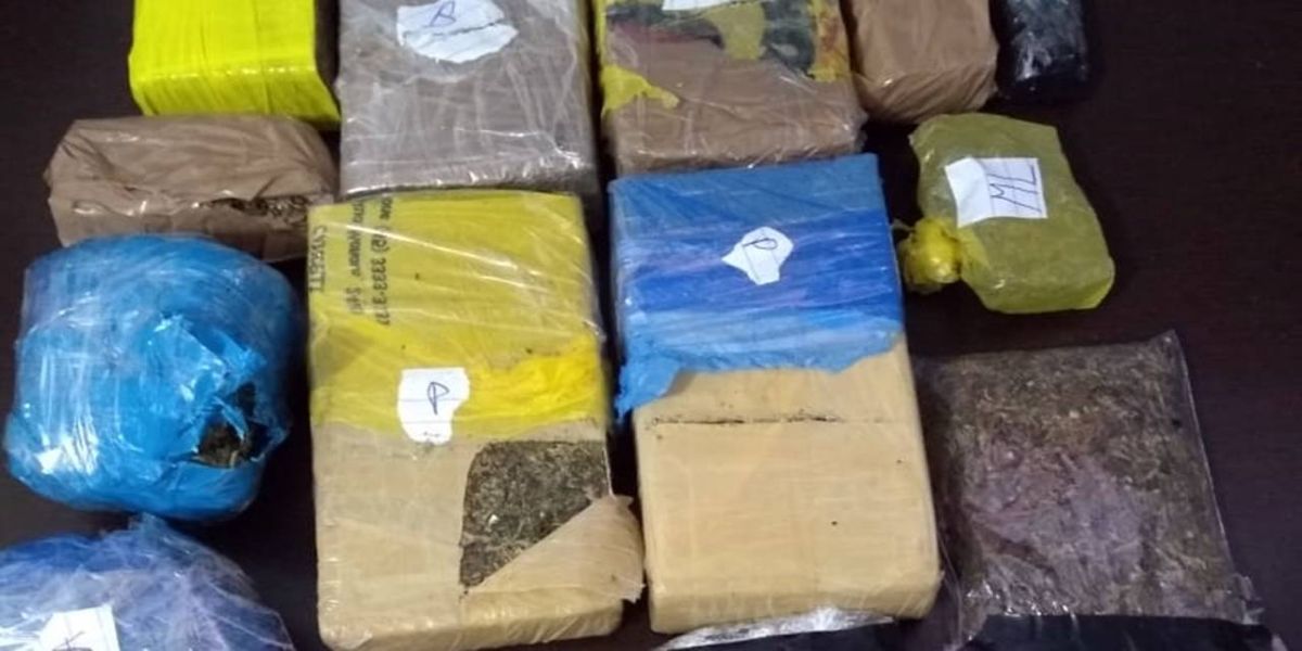 Agentes impedem entrada de 16 celulares e 2,6 quilos de maconha em Marechal Cândido Rondon
