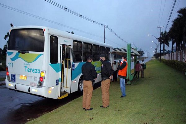 Imagem referente a notícia: Empresa de transporte coletivo é alvo de operação policial em Santa Tereza