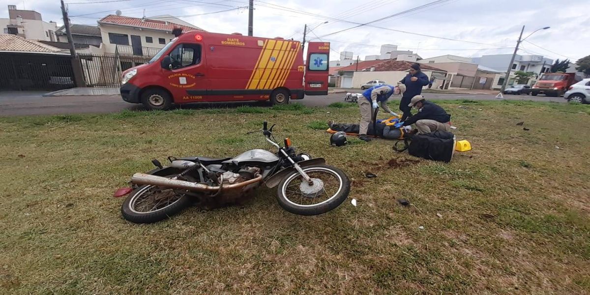 Motociclista fica ferido após colisão de trânsito na Rua Fagundes Varela