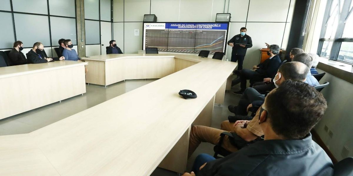 Paranhos e Secretário de Saúde discutem novas medidas para enfrentamento a Covid-19