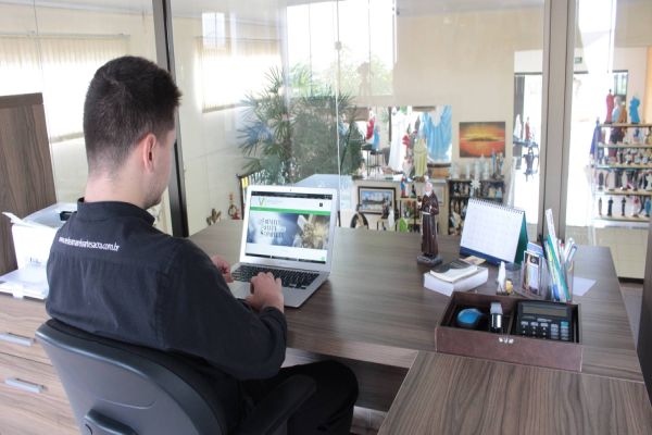 Consultorias gratuitas têm ajudado micro e pequenos empresários de Cascavel a enfrentarem a crise