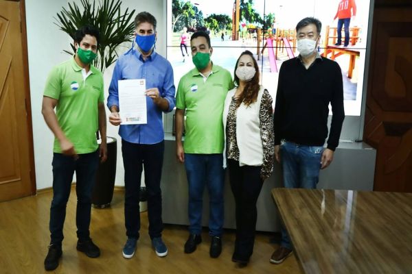 Prefeito recebe proposta de projeto de lei na área ambiental