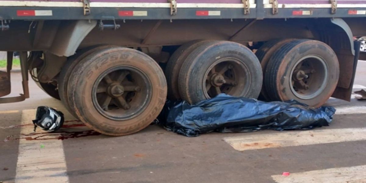 Homem morre em acidente envolvendo motocicleta e carreta em distrito de Santa Helena