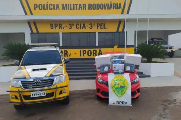 Imagem referente a notícia: PRE Iporã apreende veículo com vários objetos contrabandeados na PR-323