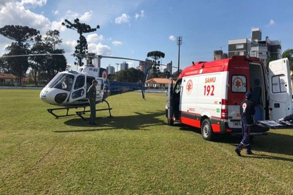 Helicóptero do Consamu realiza transferência de paciente de Jesuítas para Cascavel