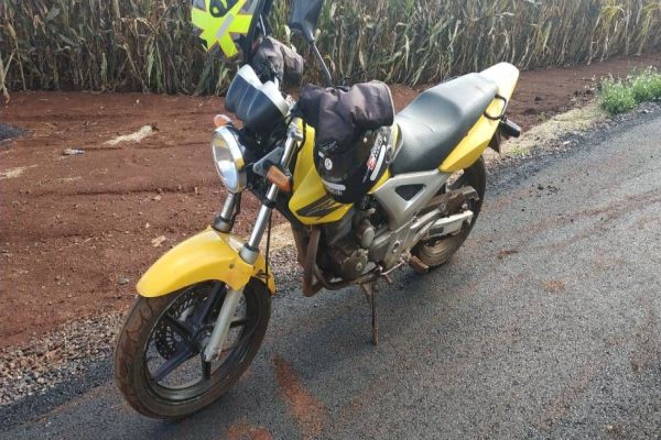 Imagem referente a notícia: PRE Cascavel recupera motocicletas furtas e apreende homens por receptação na BR-467