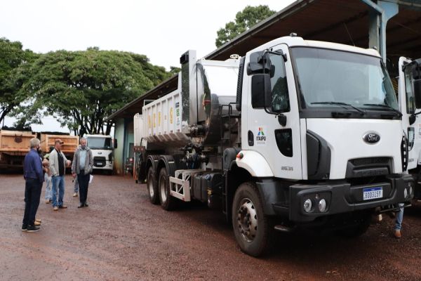 Cafelândia recebe apoio da Itaipu para continuar pavimentação entre Central Sta Cruz e JS