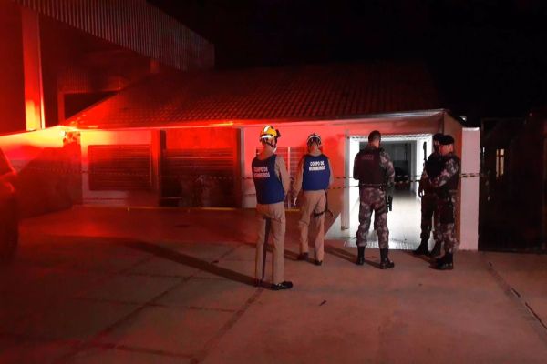 Imagem referente a notícia: Homem morre baleado na cabeça no Bairro Parque São Paulo