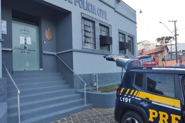 PRF prende em Irati homem com mandado de prisão por homicídio qualificado