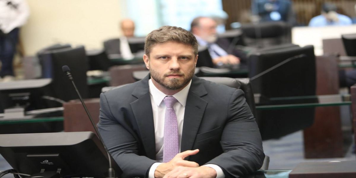 Deputados apresentam projeto que propõe transição segura para volta às aulas