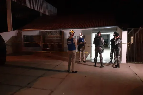 Foto relacionada a notícia: Suspeito de ter matado Edson Carlos Braga se apresenta na delegacia