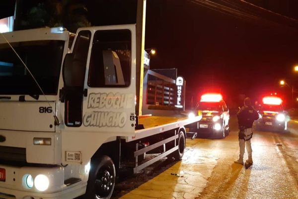 PRF recupera guincho em Guaíra e apreende menor envolvido no roubo