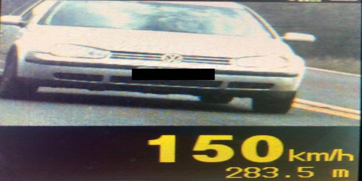 PRE registra carro a 150Km/h na PR-180 no Distrito de Rio do Salto