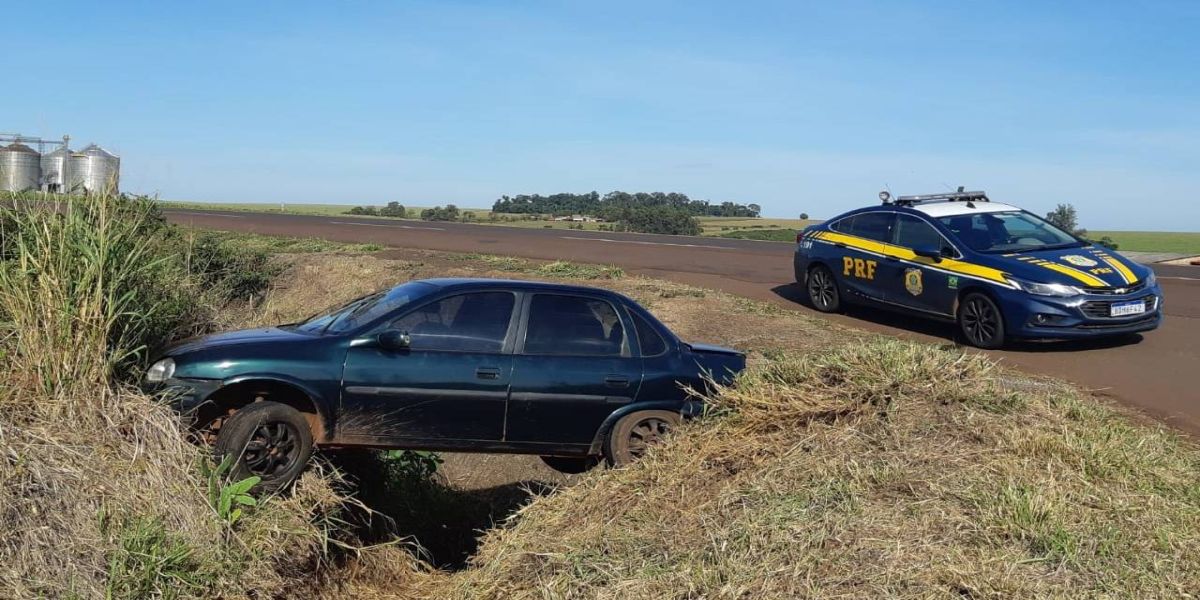 PRF atende acidente de trânsito na BR-163 em Guaíra (PR) com condutor sem habilitação