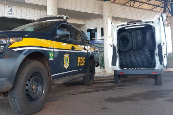 PRF faz duas apreensões de pneus contrabandeados em uma mesma manhã