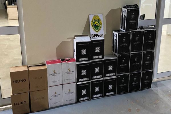 BPFRON realiza a apreensão de bebidas em Santo Antônio do Sudoeste