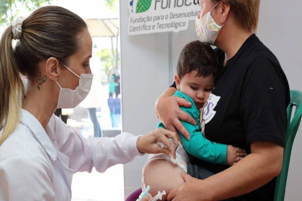 Atenção: Mais de 11 mil crianças ainda não foram vacinadas contra a gripe em Cascavel