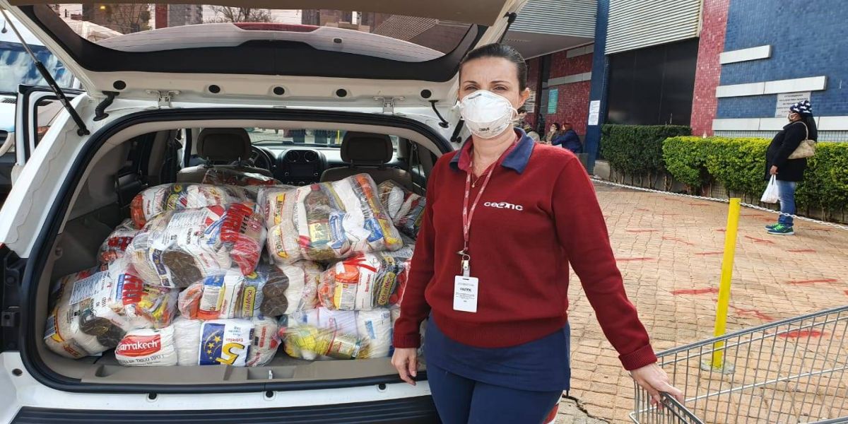 Pacientes oncológicos em vulnerabilidade social recebem donativos