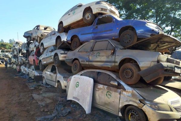 PCPR remove 1,6 mil veículos de pátios em Cascavel