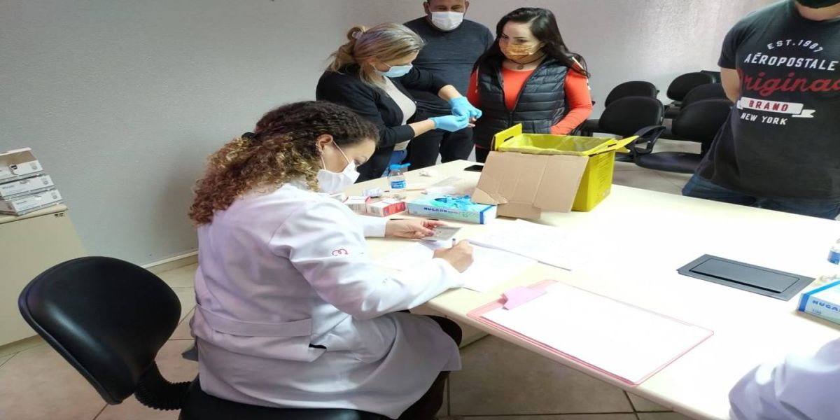 Funcionários da 15ª SDP realizam testes para o Covid-19