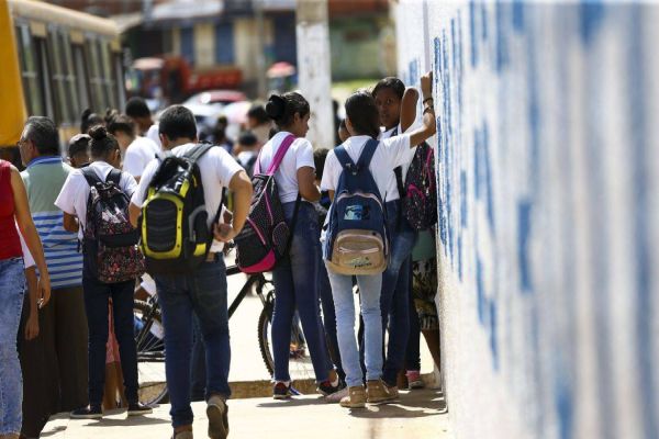 Paraná reduz abandono e atraso escolar e se destaca entre os melhores do Brasil