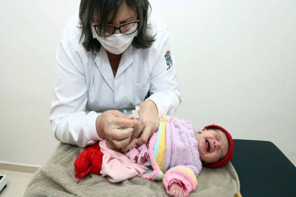 Cascavel recebe vacina pentavalente para os bebês