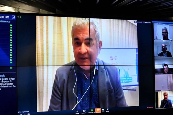 Novo relatório para lei contra fake news propõe recadastramento de celulares pré-pagos