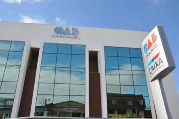 Foto relacionada a notícia: Advogados criminalistas de Cascavel realizam manifestos, para evitar júri por videoconferência