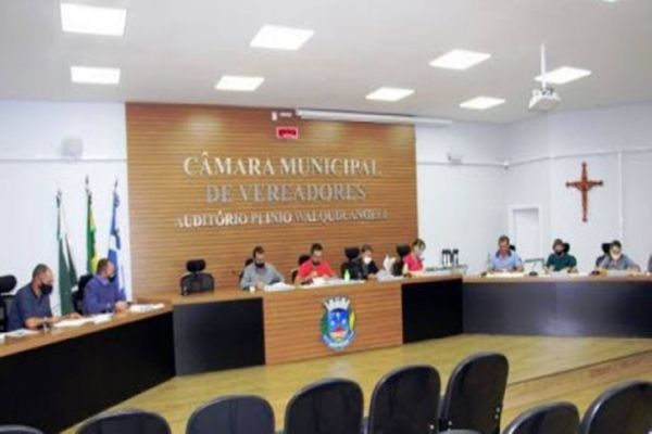 Em primeira discussão Câmara aprova projeto de auxílio financeiro de 700 reias em Santa Helena