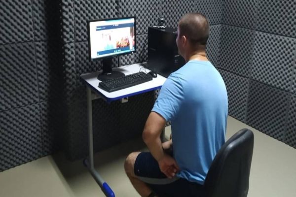 Visitas virtuais já são realidade em 43 unidades prisionais do Paraná
