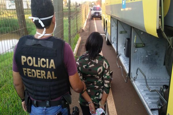Polícia Federal prende muher com 17kg de maconha na Rodovia BR-277