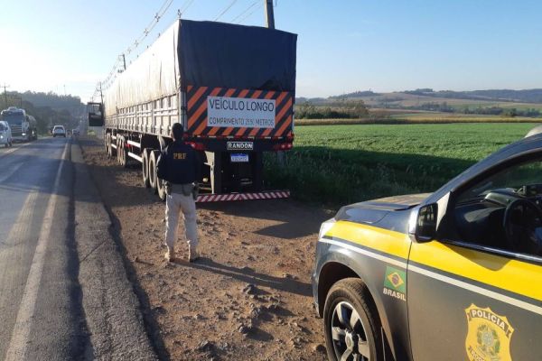 PRF apreende três carretas carregadas com cigarros contrabandeados na BR-163