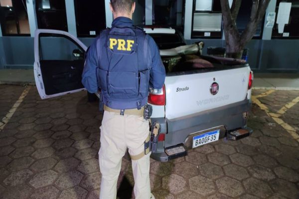 PRF Cascavel apreende veiculo com mais 490kg de maconha na BR-277