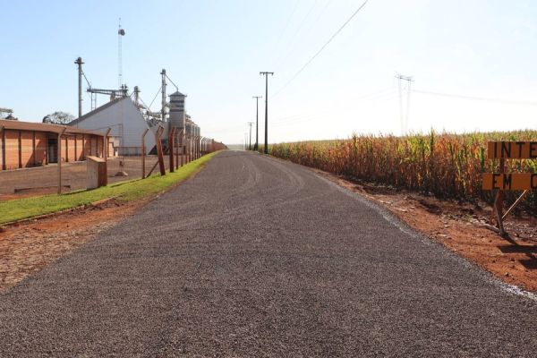 Cafelândia retorna com os trabalhos de pavimentação em TST entre Central Sta Cruz e JS
