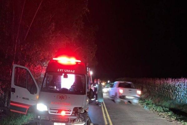 Paciente com suspeita de Covid-19 morre após acidente com ambulância em que era transportado
