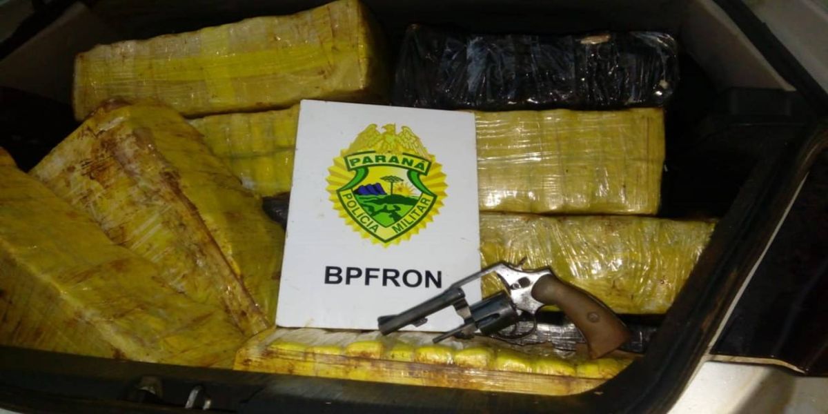 BPFRON apreende maconha, arma e munições em veículo durante Operação Hórus em Toledo-PR