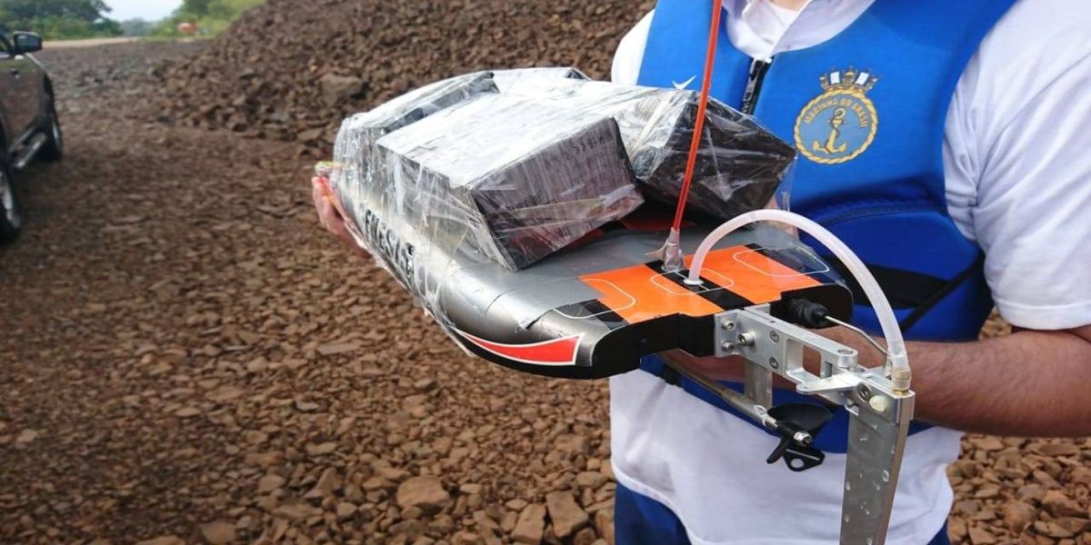 Barco elétrico a controle remoto era usado para contrabandear celulares em Foz do Iguaçu