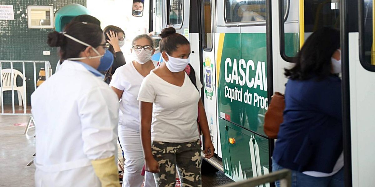 Transporte coletivo volta a circula neste sábado das 6h às 19h