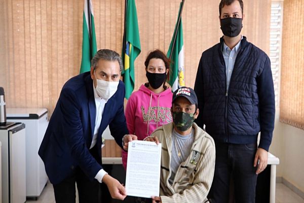 Boa Vista da Aparecida entrega 20 casas construídas pela Itaipu