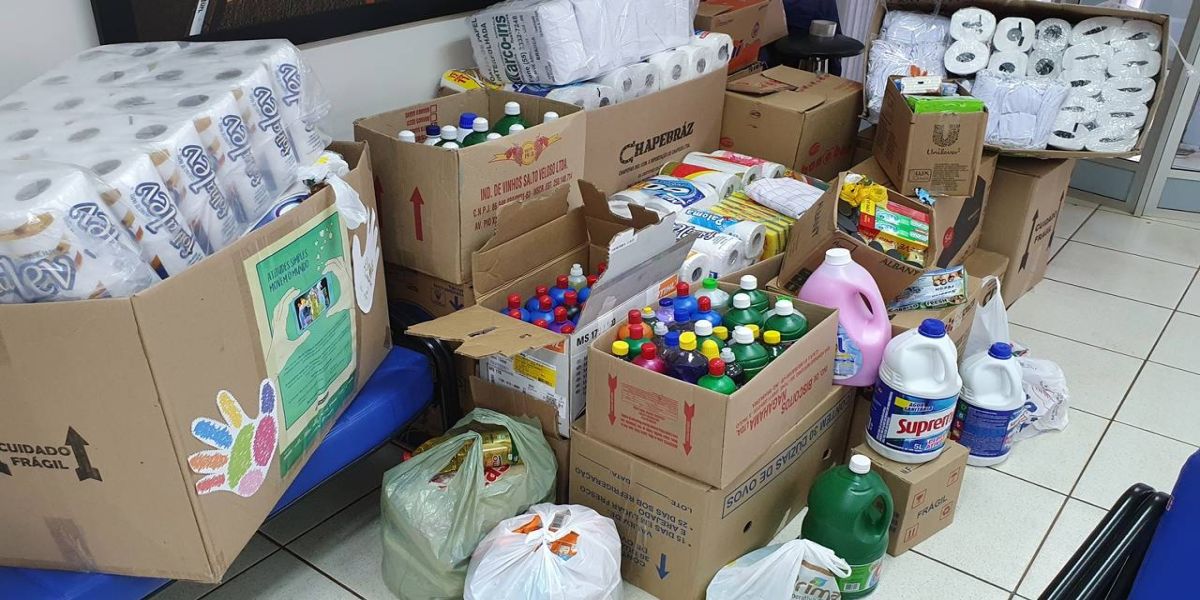 Coopavel e Credicoopavel captam duas toneladas em doações