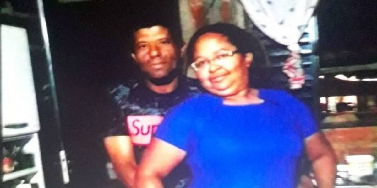 Homem mata esposa com mais de 20 facadas dentro de casa e foge