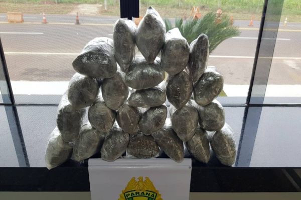 PRE Iporã apreende super maconha (Skunk), avaliada em 410 mil reais em ônibus interestadual