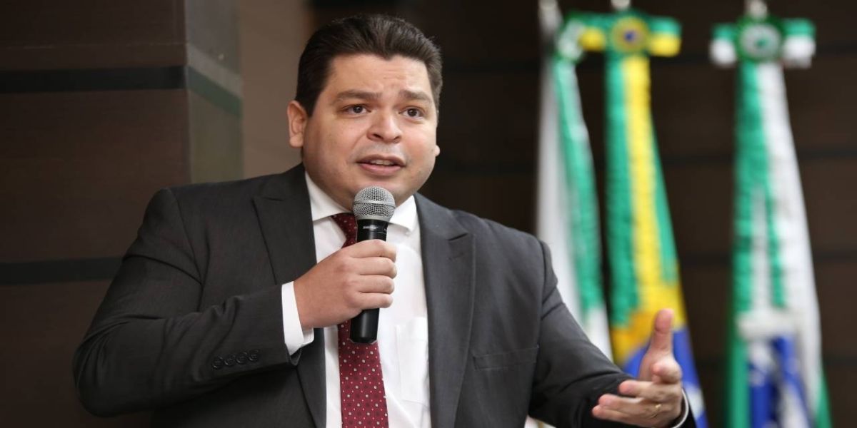 Gugu Bueno abre mão de cargo na Câmara para iniciar mandato na Alep