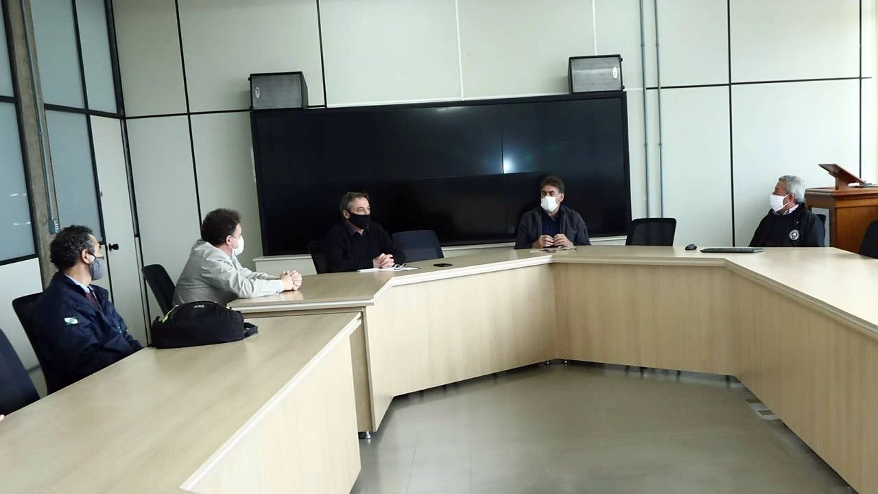 Foto relacionada a notícia: Setor agropecuário de Cascavel discute “nuvem” de gafanhotos