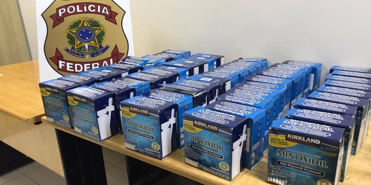 PF apreende duas pessoas em flagrante com maconha e diversos medicamentos estrangeiros