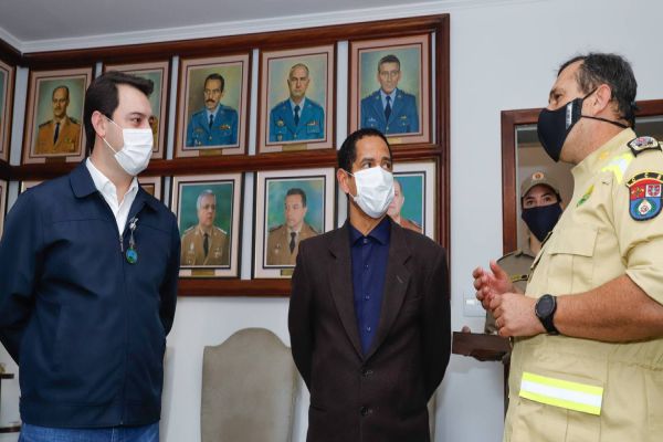 Governador agradece trabalho dos bombeiros do Paraná