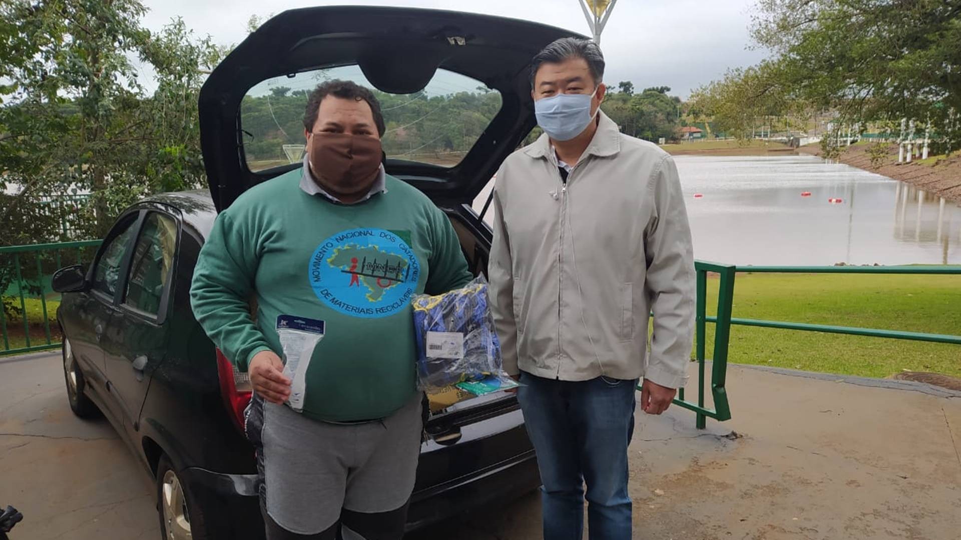 Cooperativas de catadores recebem EPIs