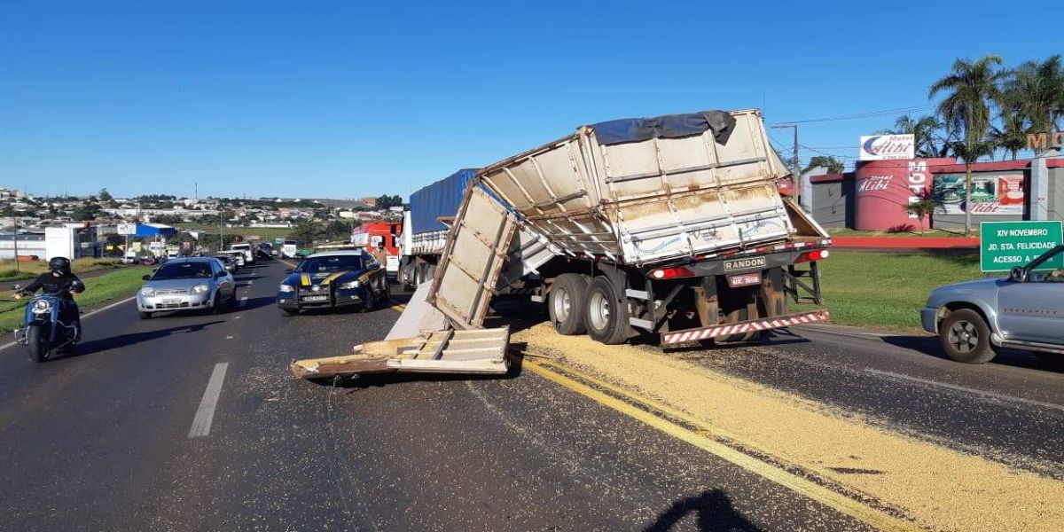 Polícia Rodoviária Federal registra acidente com veículo de carga e condutor alcoolizado
