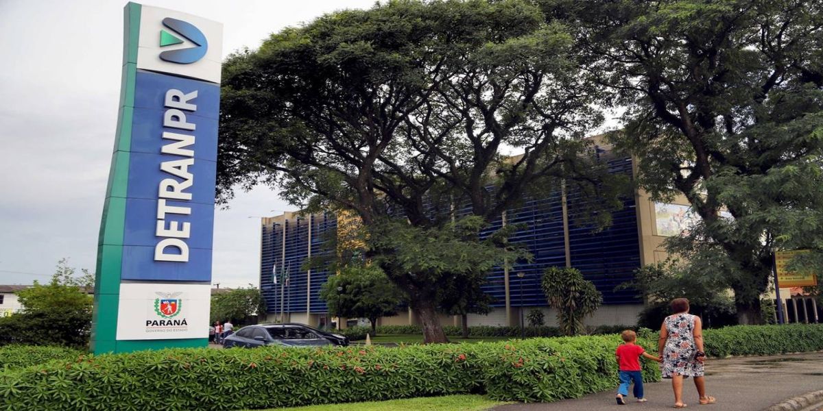 Detran-PR suspende atendimento presencial nas regiões mais afetadas pela Covid-19