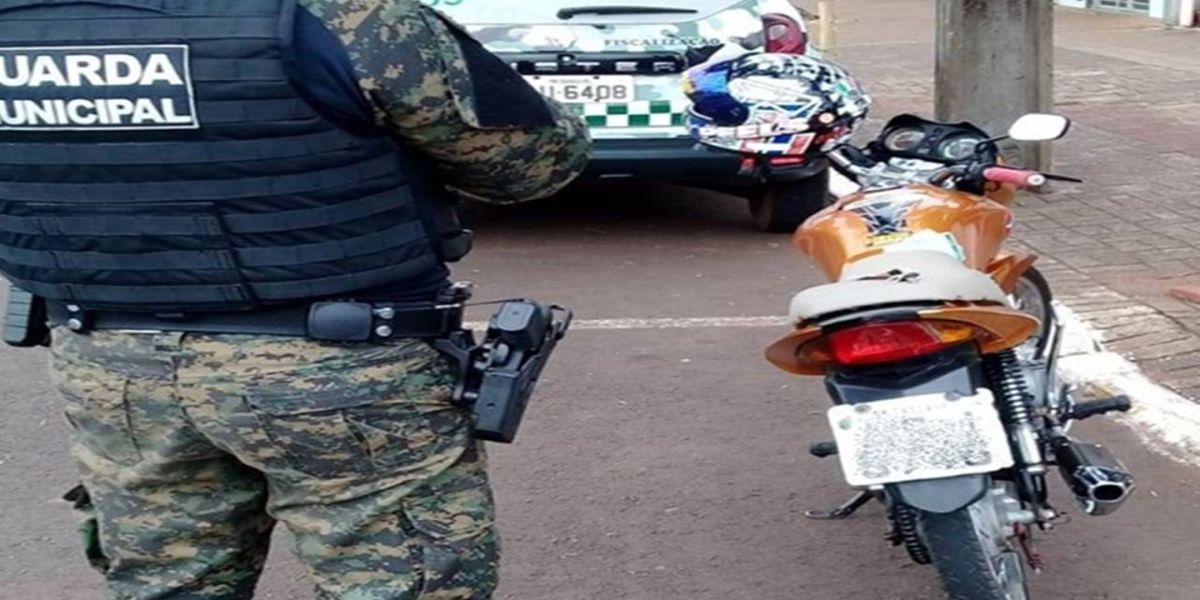 Guarda Municipal apreende motocicleta em ação no centro de Cascavel
